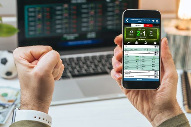 Prediksi Bola Akurat? Mix Parlay Gacor Cuma di INDOWIN88JP!